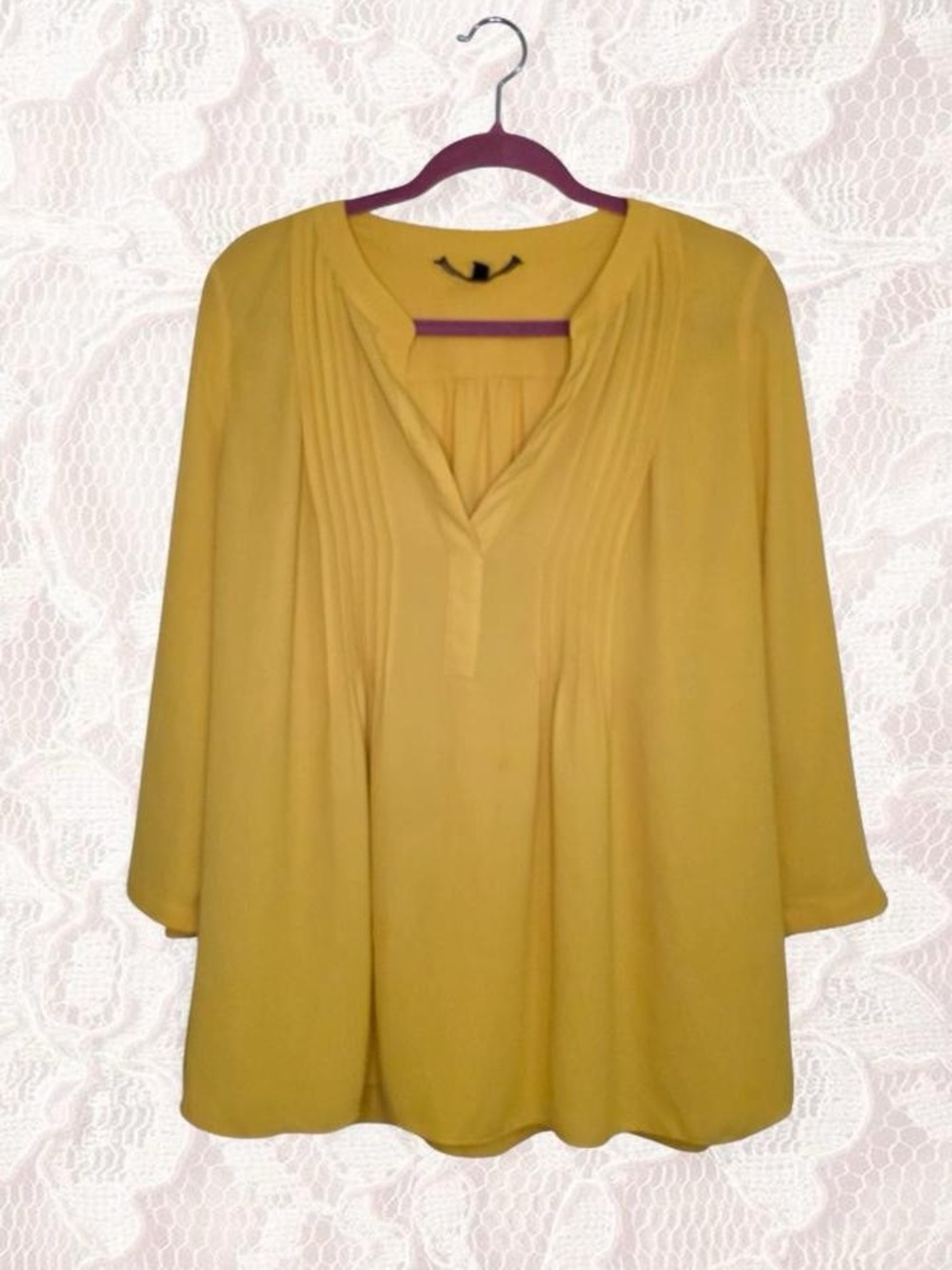 BCBGMaxAzria Yellow Pintuck Blouse 3/4 Length Sleeve Medium